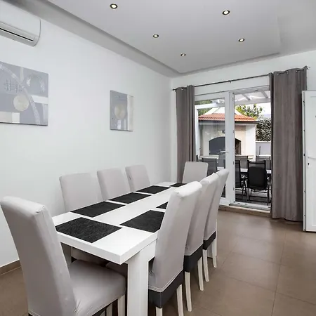 Andelka With Swimming Pool * Split