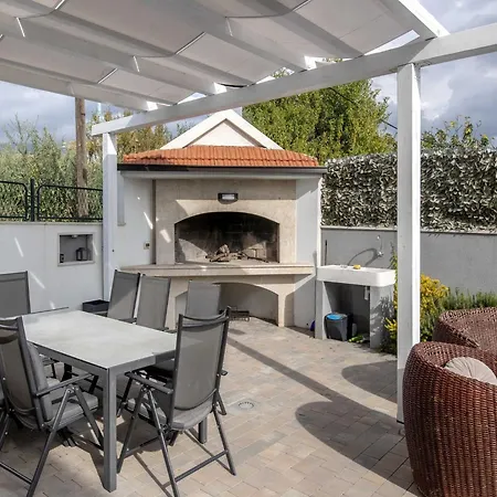 Andelka With Swimming Pool Appartement Split