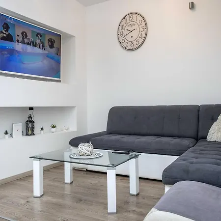 Apartamento Andelka With Swimming Pool Split