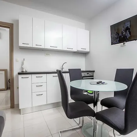 Andelka With Swimming Pool * Split