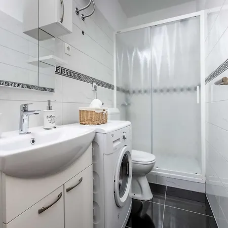 Andelka With Swimming Pool Apartamento *