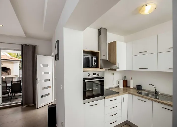 Andelka With Swimming Pool Apartament Split