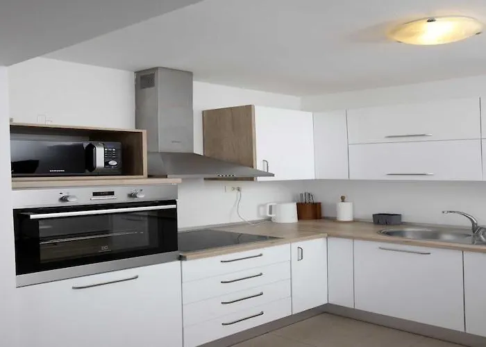 Andelka With Swimming Pool Apartament *