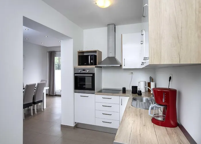 Apartament Andelka With Swimming Pool Split