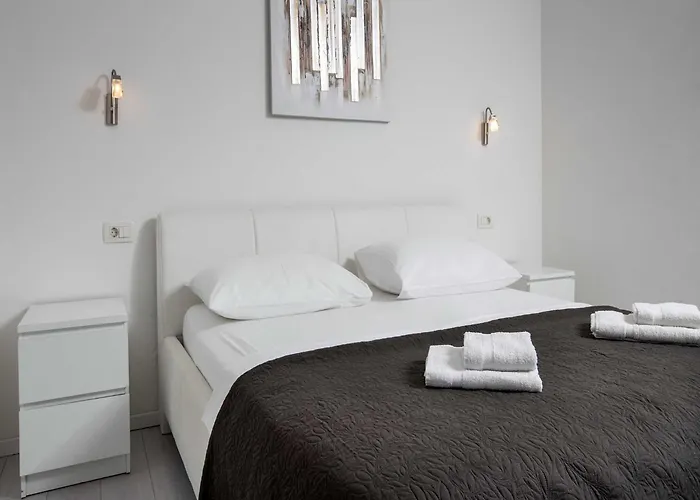 Apartament Andelka With Swimming Pool Split