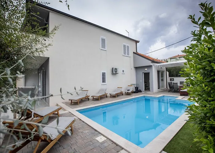 Andelka With Swimming Pool *