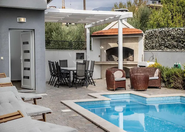 Andelka With Swimming Pool *